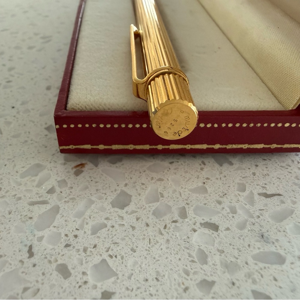 Authentic Cartier Gold Pen in Elegant Case - Picture 4 of 4